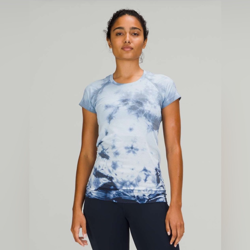 Lululemon Swiftly Tech Short Sleeve Shirt 2.0
Shibori Stripe True Navy